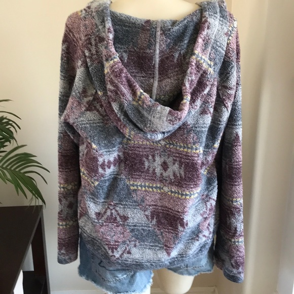 DYLAN soft hoodie in tribal print - Picture 3 of 3